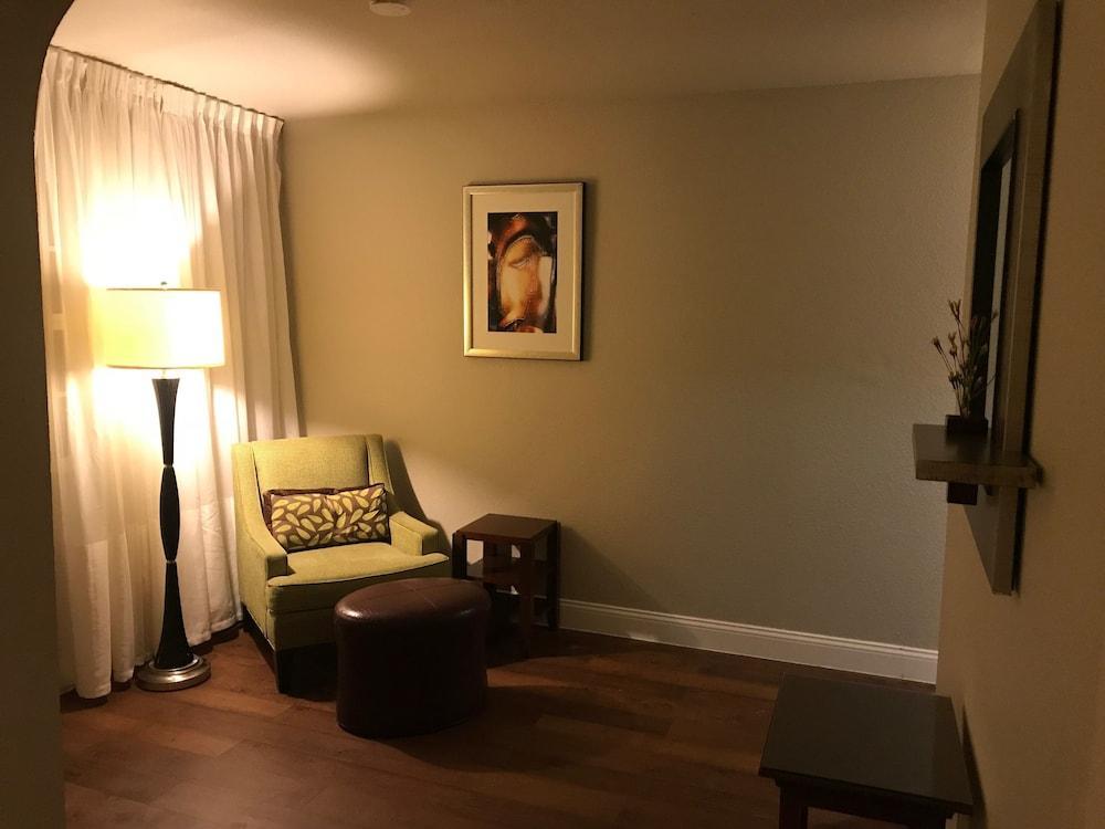 Amco Hotel & Suites- Fort Hood Killeen Exterior foto